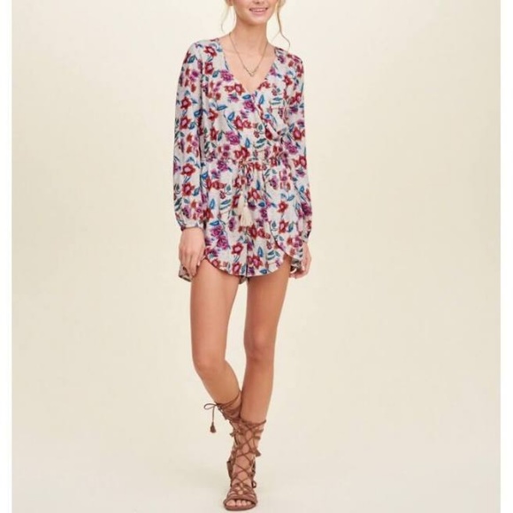 hollister Dresses & Skirts - hollister romper